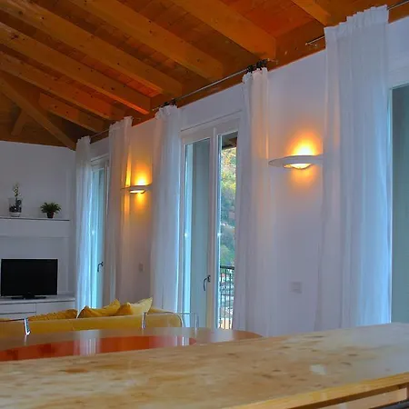Silver Lake Apartment Argegno