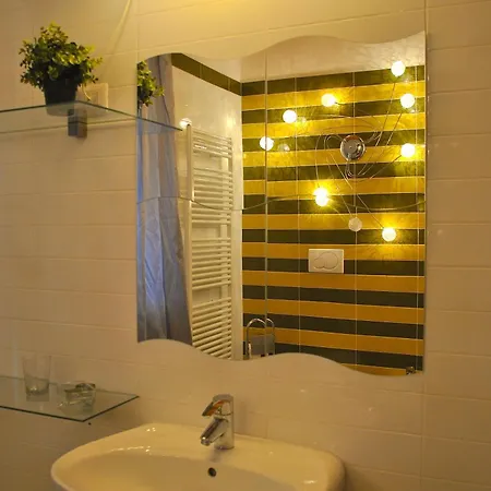 Silver Lake Apartment